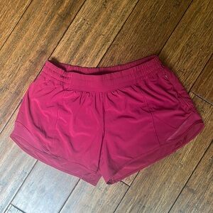 Lululemon Hotty Hot Lined Shorts LR 4” Size 10 Pomegranate